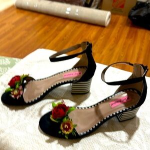 Adorable Women’s Sandals